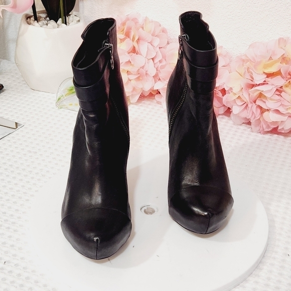 MAX STUDIO  -  Black Nestor Leather Boot  -  SZ 6.5M - Picture 7 of 11